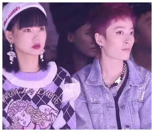 娱乐吃瓜君恋情顶流,顶流明星恋情曝光，揭秘娱乐圈甜蜜瞬间